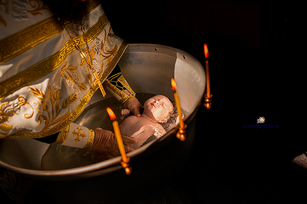 Зачем приглашать профессионального фотографа на Таинство Крещения?