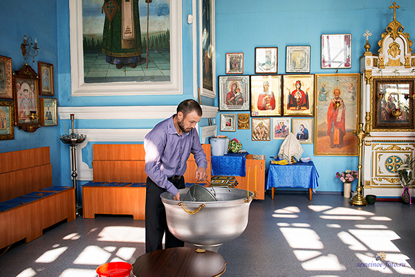Крещение Артёма в церкви Казанской иконы Божией Матери в селе Латное (Воронеж)